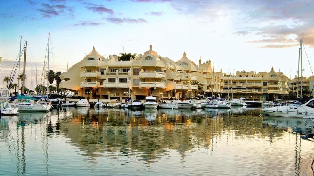 Puerto Marina Luxury Apartment With Sea Views เบนัลมาเดนา ภายนอก รูปภาพ
