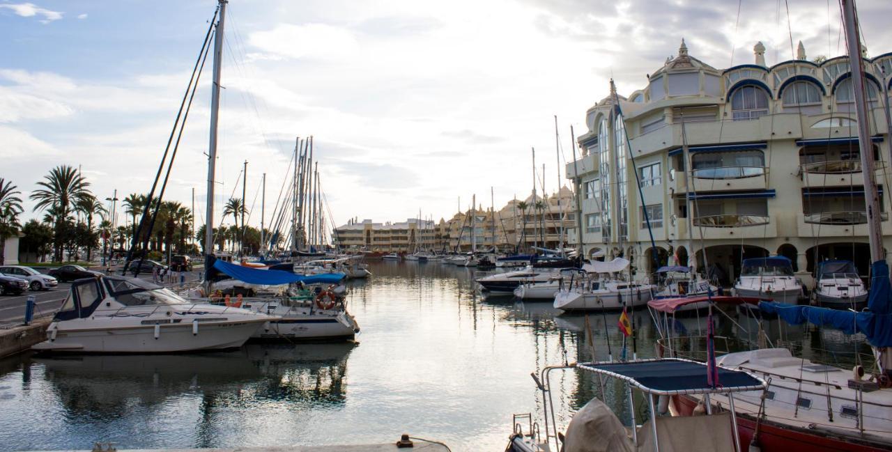 Puerto Marina Luxury Apartment With Sea Views เบนัลมาเดนา ภายนอก รูปภาพ