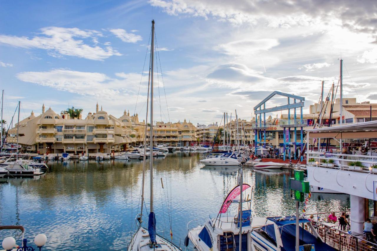 Puerto Marina Luxury Apartment With Sea Views เบนัลมาเดนา ภายนอก รูปภาพ