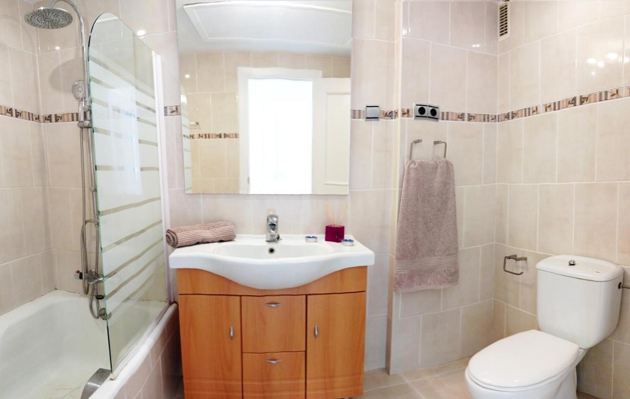 Puerto Marina Luxury Apartment With Sea Views เบนัลมาเดนา ภายนอก รูปภาพ