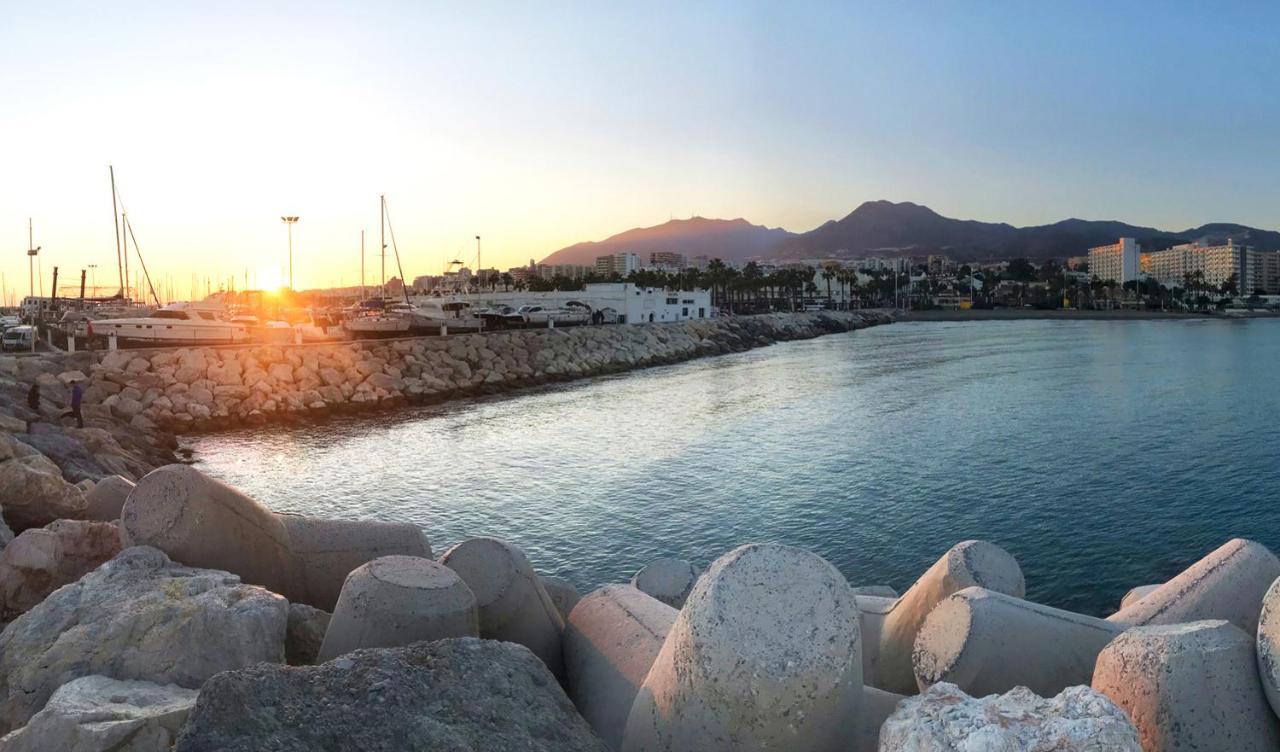 Puerto Marina Luxury Apartment With Sea Views เบนัลมาเดนา ภายนอก รูปภาพ