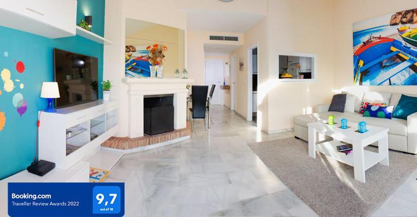 Puerto Marina Luxury Apartment With Sea Views เบนัลมาเดนา ภายนอก รูปภาพ
